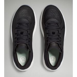Lululemon Womens Strongfell Train Sneakers Black/White Size 9 $128